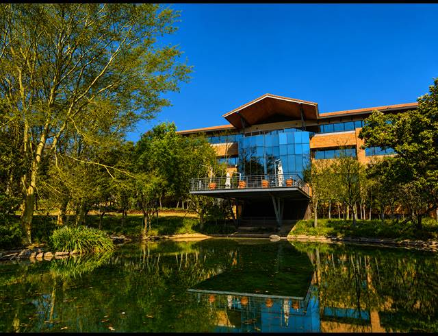 221M² OFFICE TO LET IN WOODMEAD